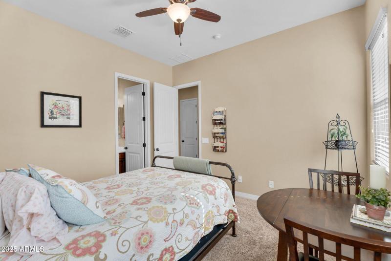 36-web-or-mls-1150 E Via Sicilia-36