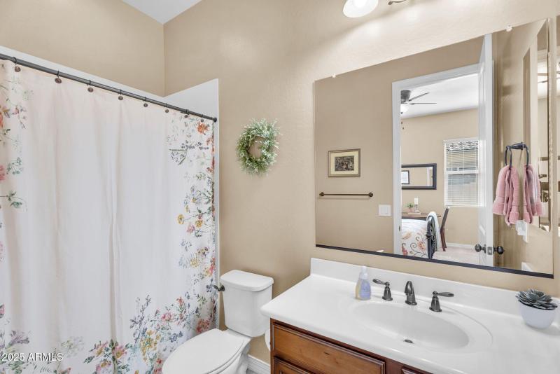 37-web-or-mls-1150 E Via Sicilia-38