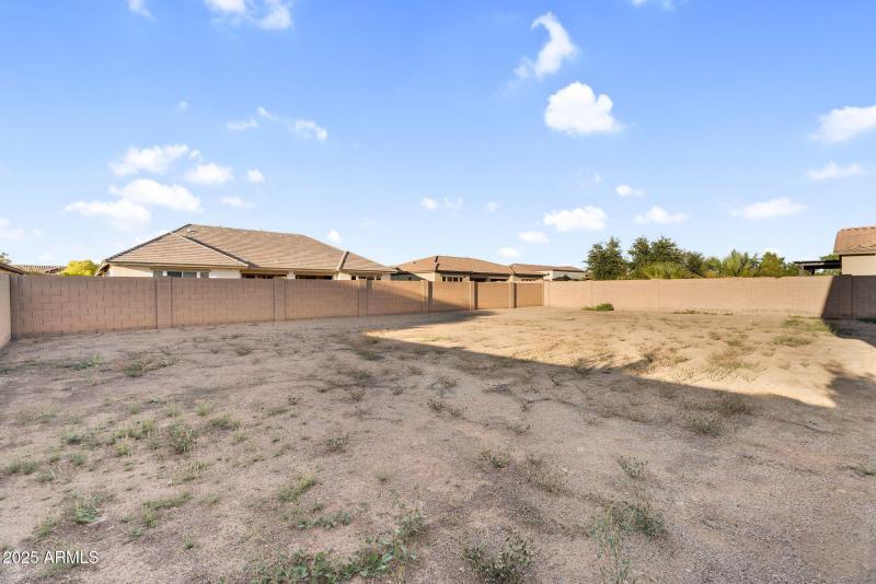 47-web-or-mls-1150 E Via Sicilia-45