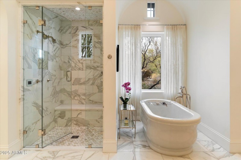 042-Primary Bathroom