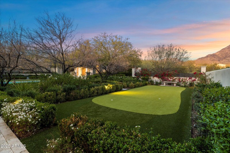 160-New - Putting Green