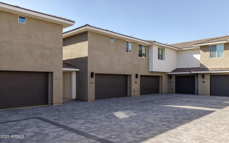 02-2121 W Sonoran Desert Dr apt 8, Phoen