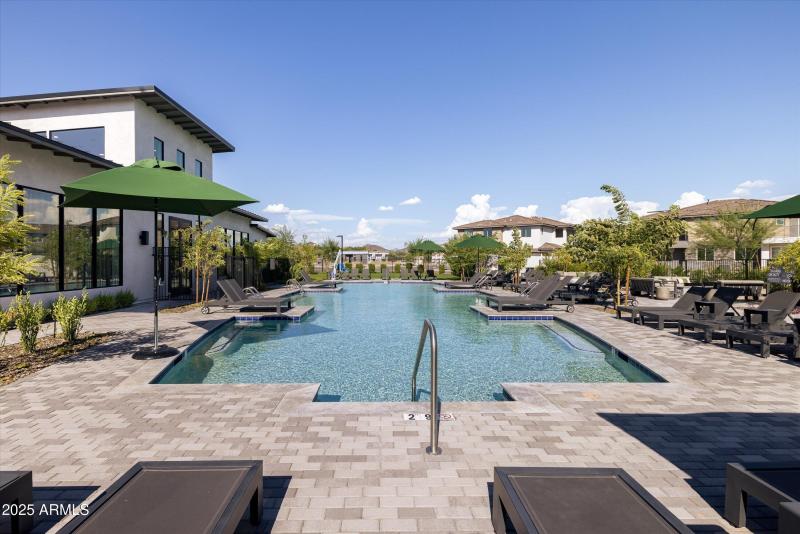 30-2121 W Sonoran Desert Dr apt 8, Phoen