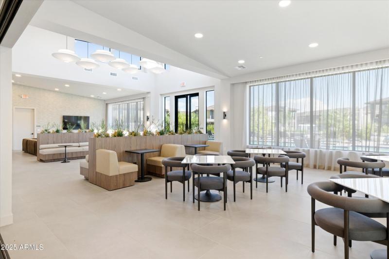 34-2121 W Sonoran Desert Dr apt 8, Phoen