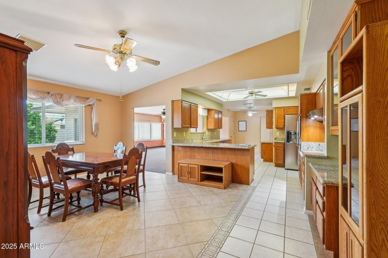 15-web-or-mls-W Crystal Lake Dr-S2909-01