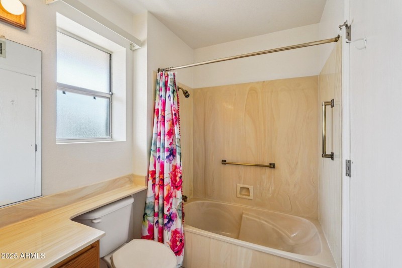 27-web-or-mls-W Crystal Lake Dr-S2909-02