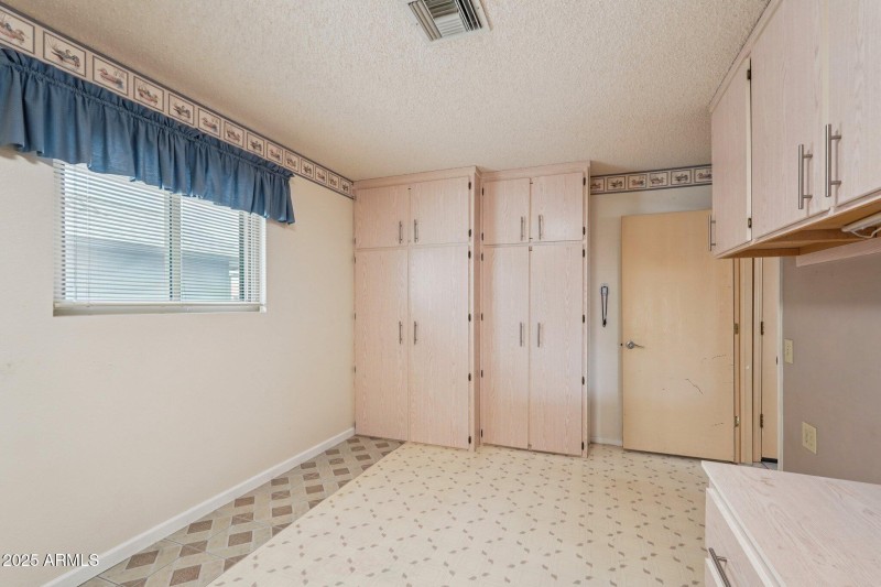 39-web-or-mls-W Crystal Lake Dr-S2909-03