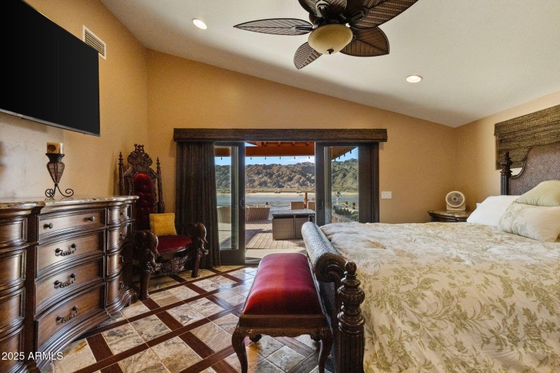 MAIN RESIDENCE - MASTER BR (1)