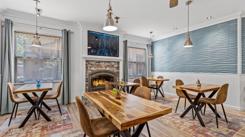 303 W Juniper Ave-42