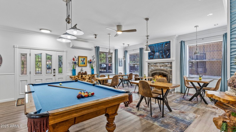 303 W Juniper Ave-43