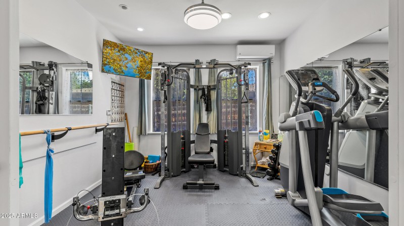 303 W Juniper Ave-46