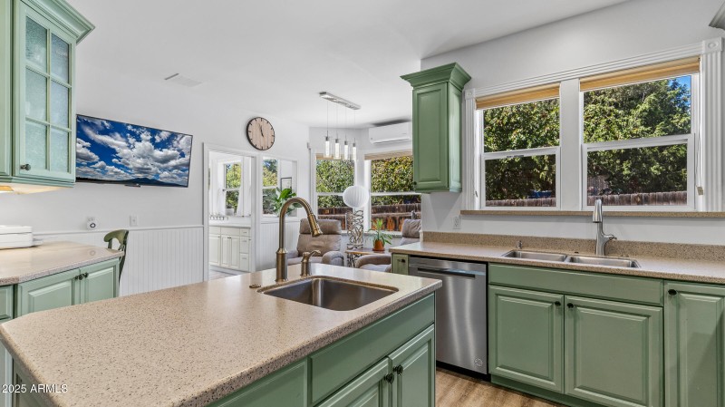 303 W Juniper Ave-51