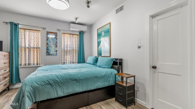 303 W Juniper Ave-57