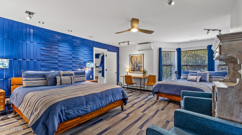 303 W Juniper Ave-82