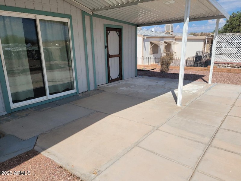 3927 Col new shed on north side