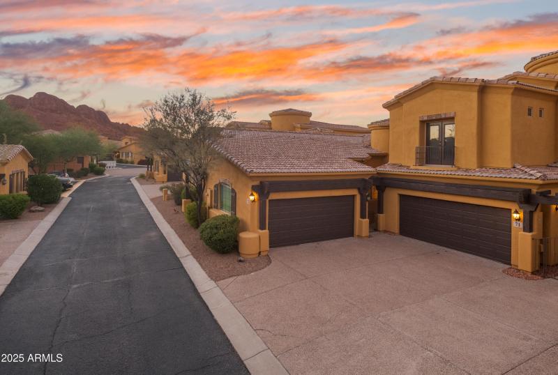 5370-S-Desert-Dawn-Dr-Unit-72-1