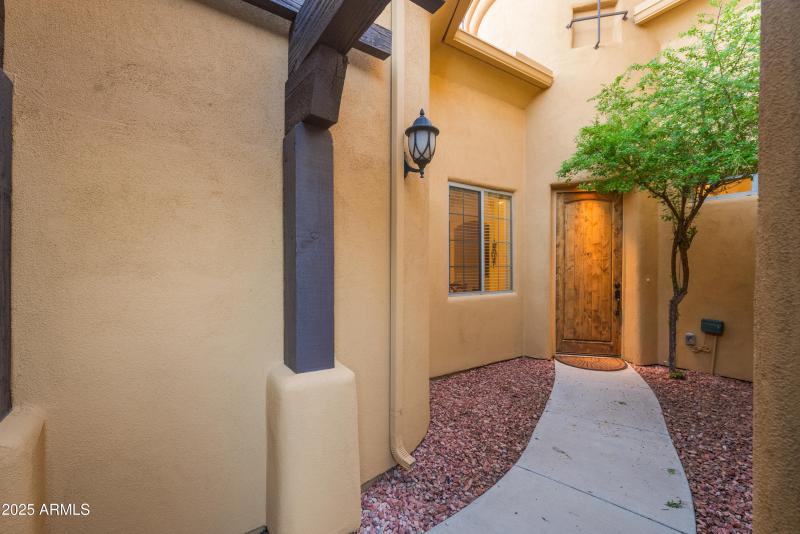 5370-S-Desert-Dawn-Dr-Unit-72-8