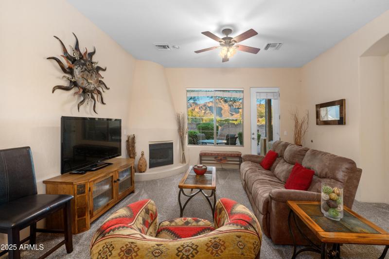 5370-S-Desert-Dawn-Dr-Unit-72-13