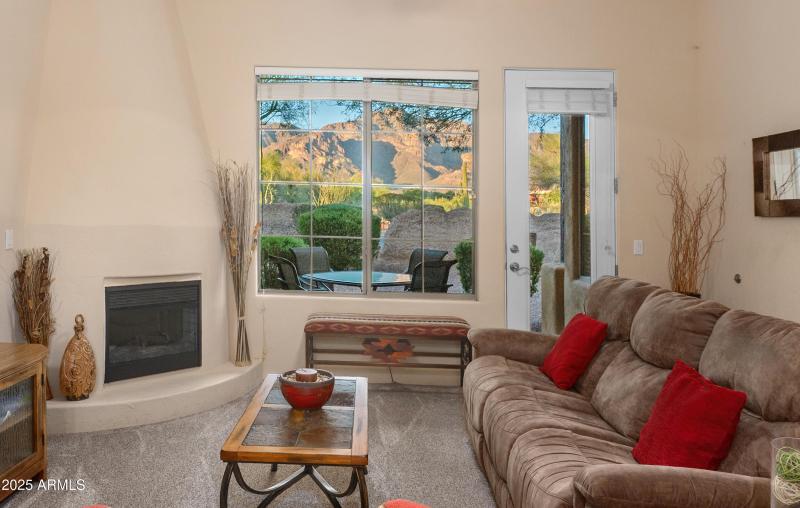 5370-S-Desert-Dawn-Dr-Unit-72-14