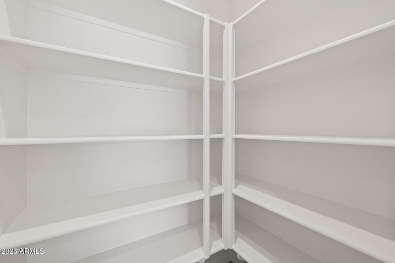 27)PANTRY