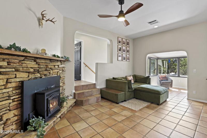 511 N Hemlock Circle Great Room