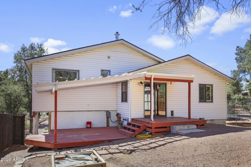 511 N Hemlock Circle Rear 2