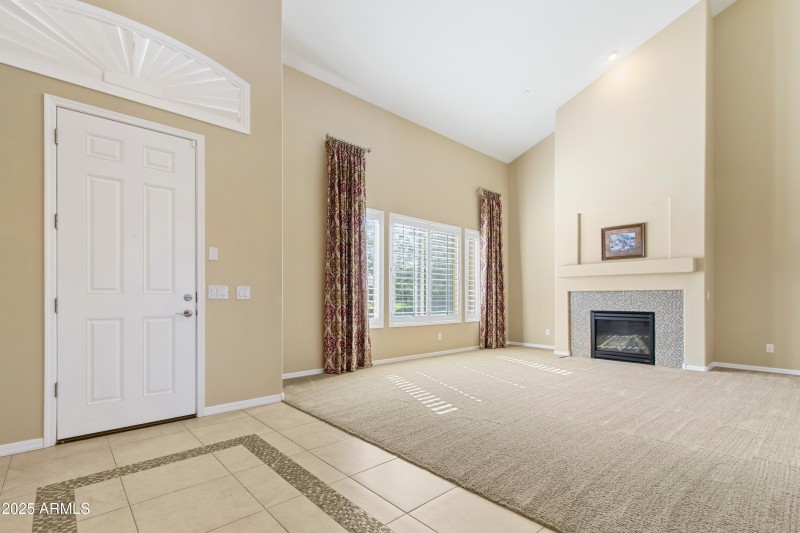 Entrance /Living Room