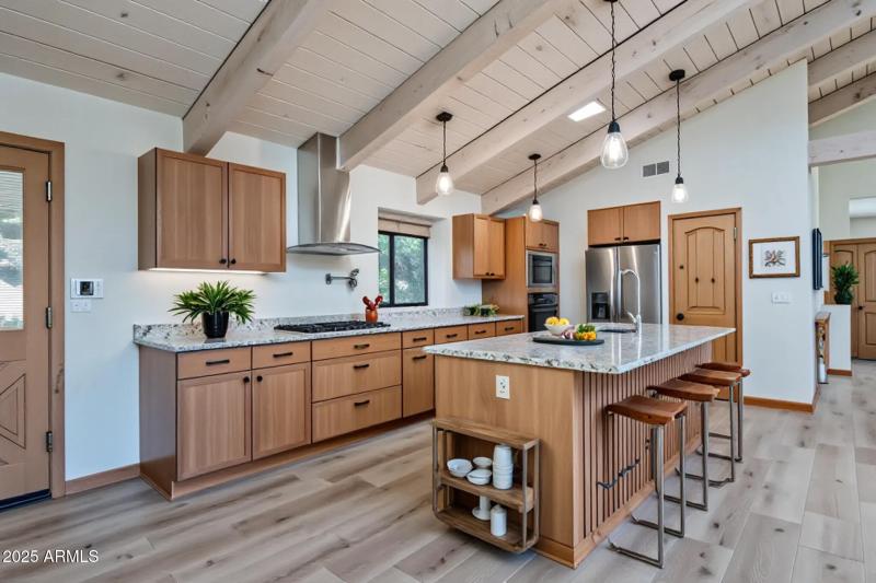 Upper - Kitchen AI staging