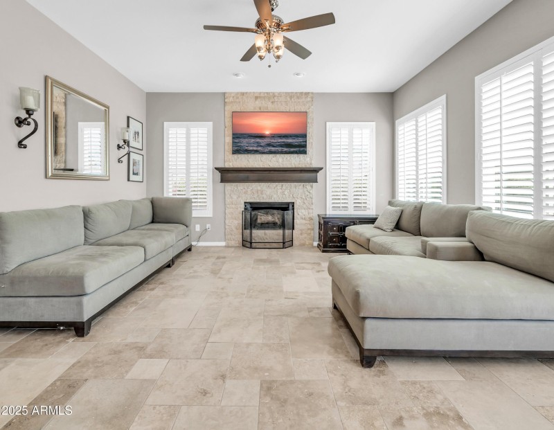 5417 E Anderson Dr-9