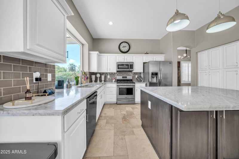 5417 E Anderson Dr-16