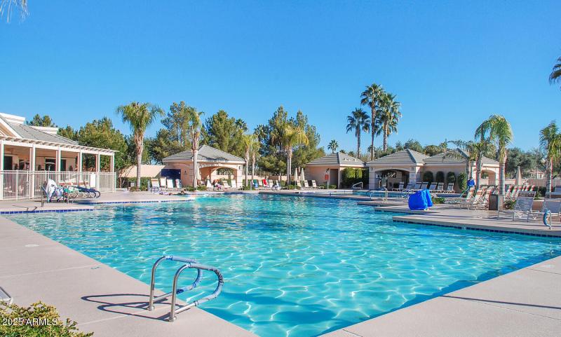 10023 E Arrowvale Dr-large-040-003-10023