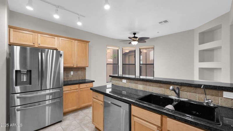 18-web-or-mls-P1177309