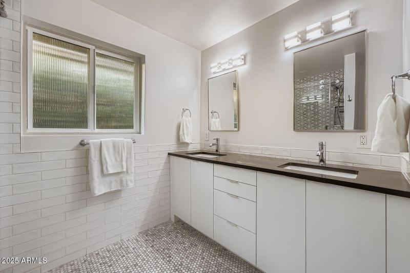 PRIMARY ENSUITE BATHROOM