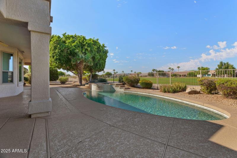 17522 N Ironhorse Dr Surprise - 398