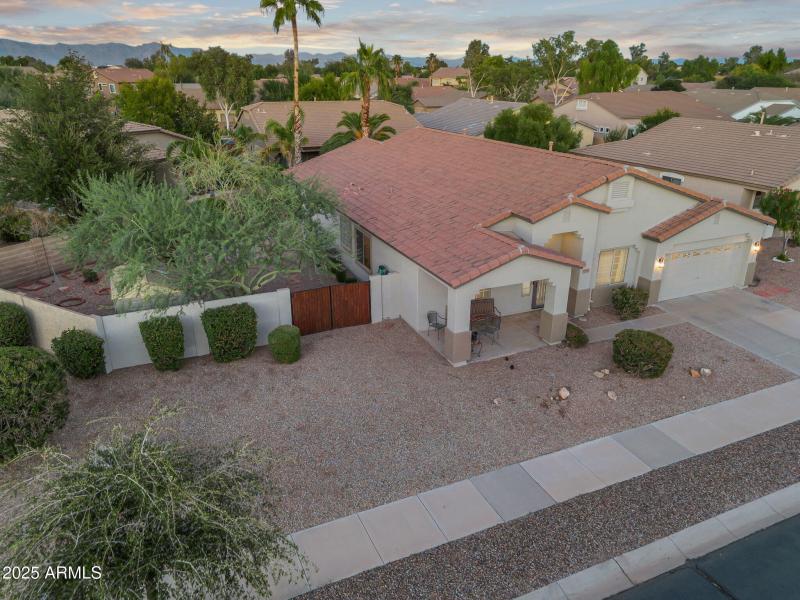 035_62-web-or-mls-dji_0648_977