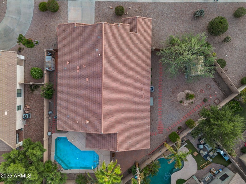 036_63-web-or-mls-dji_0657_497