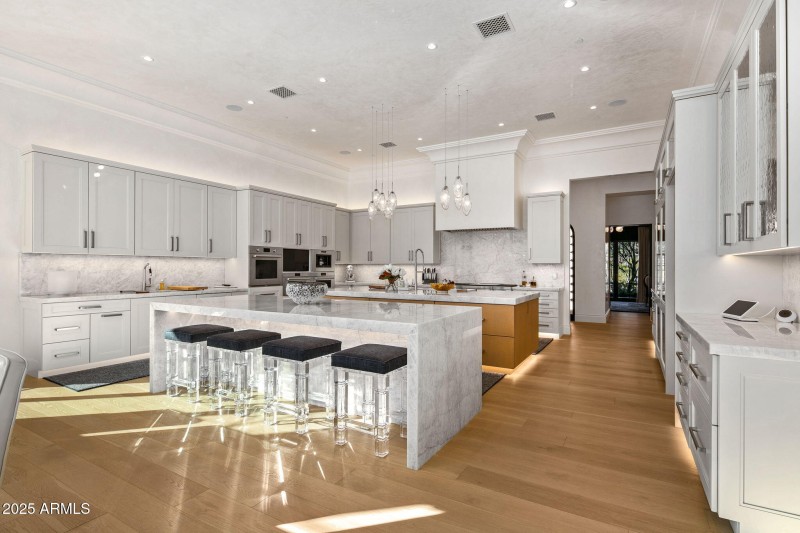 021_Breakfast Counter