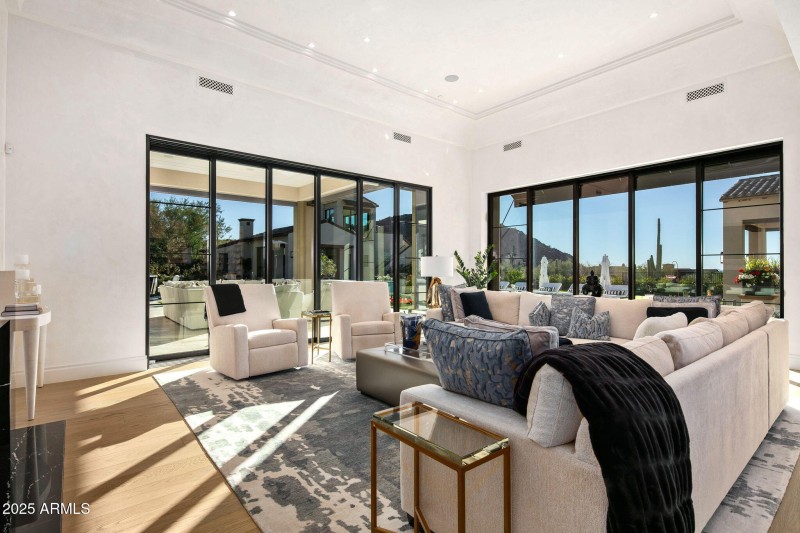 030_Family Room Views