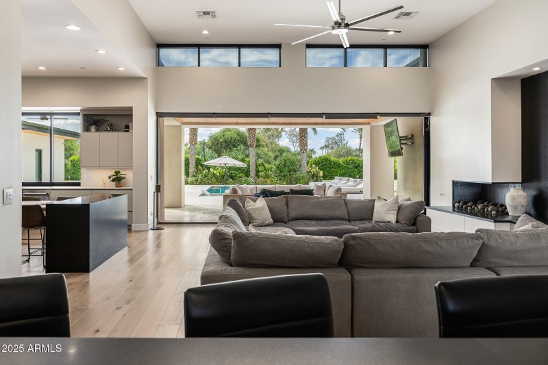 19great room4 doors open