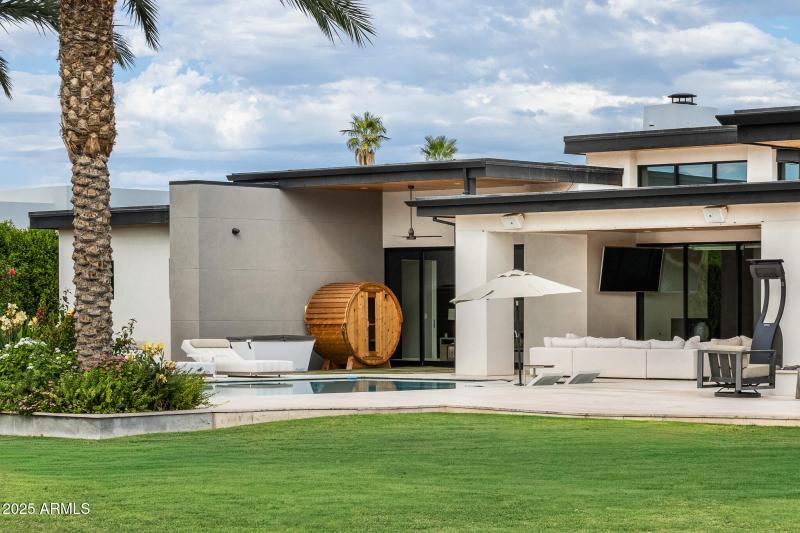 57backyard living space