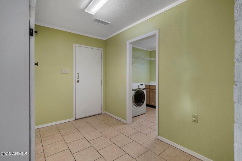 Side Entry Pantry Area