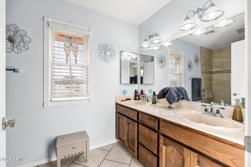 11138 W Hatcher Rd - 21