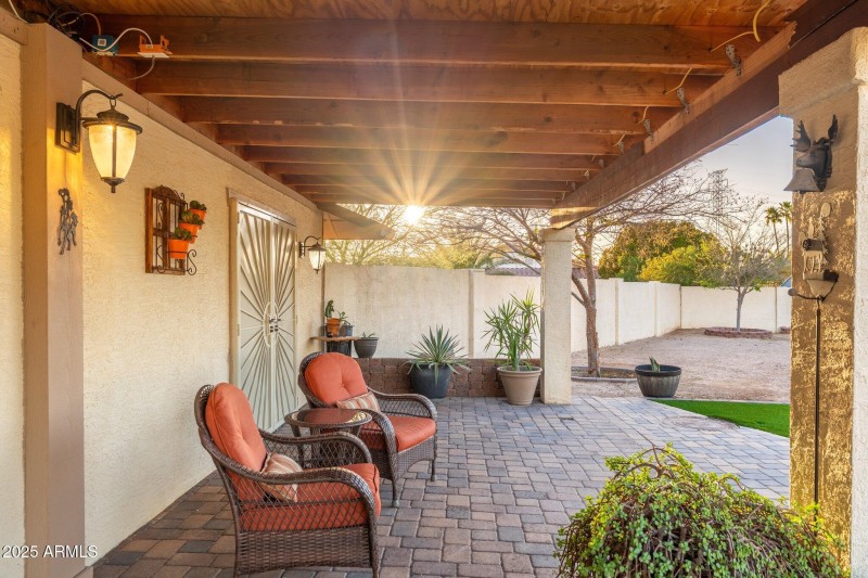 11138 W Hatcher Rd - 28