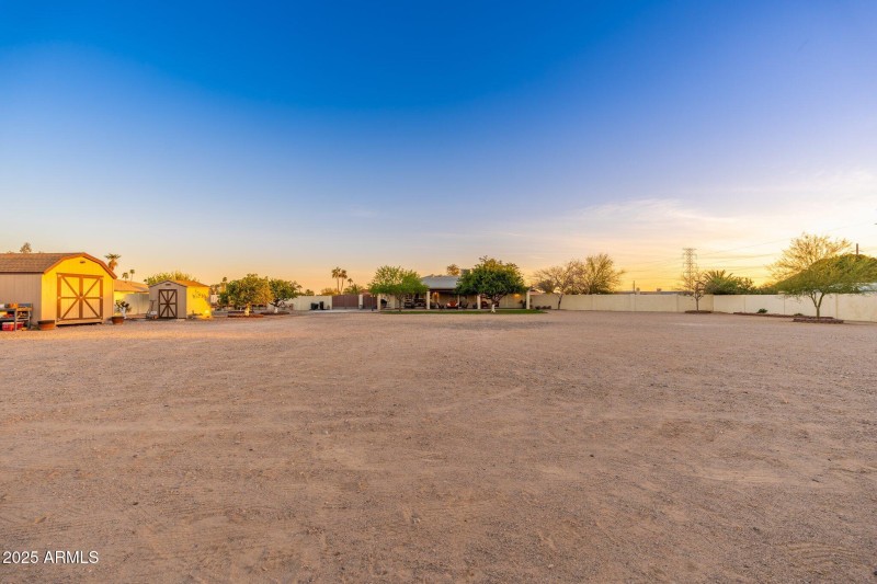 11138 W Hatcher Rd - 39