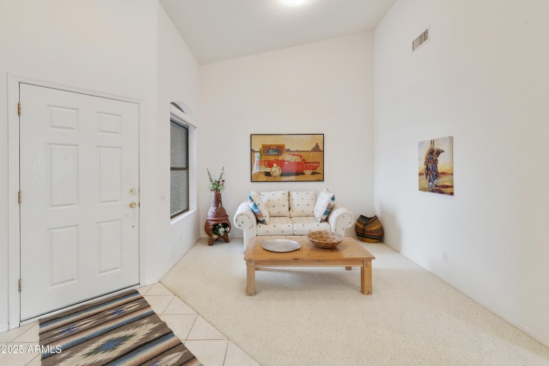 Sitting area off entry