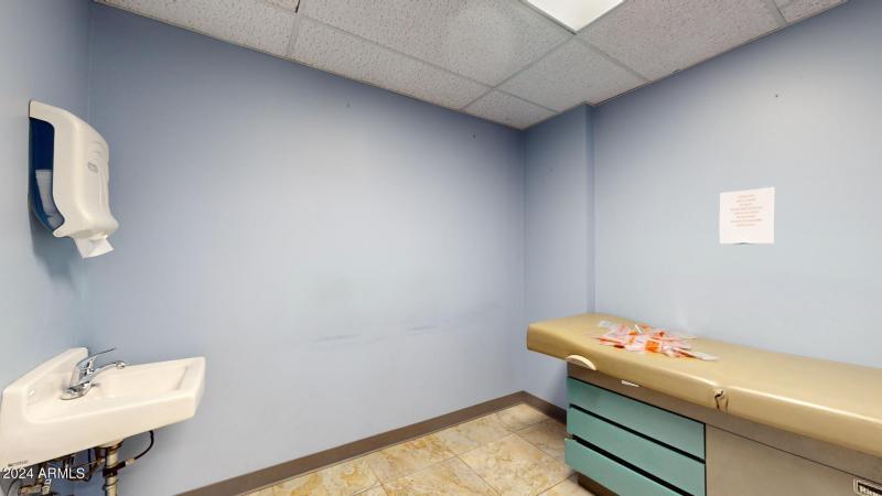 Medical-Building-Suite-305-04142024_1143