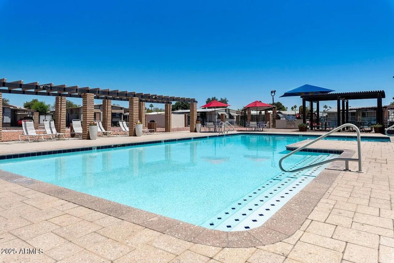 Glendale-Cascade-pool-2