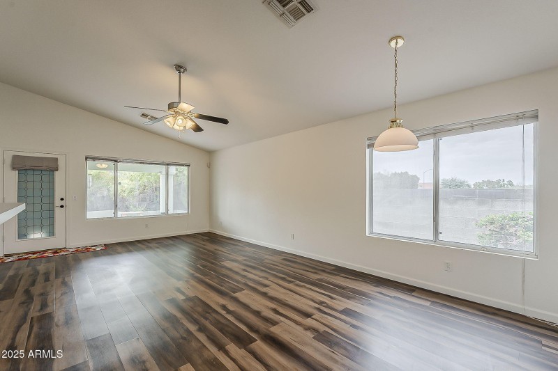 10-web-or-mls-Topeka-10