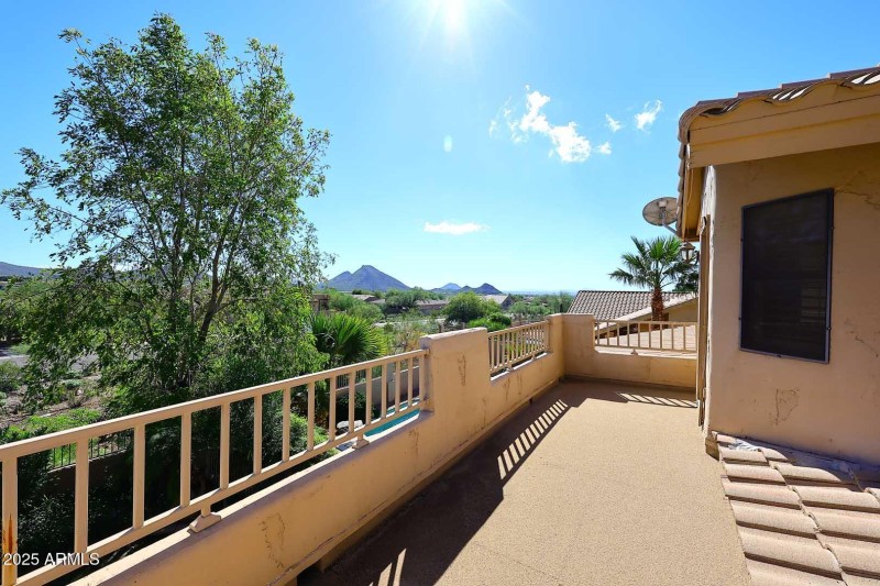 Primary Bedroom-Balcony2