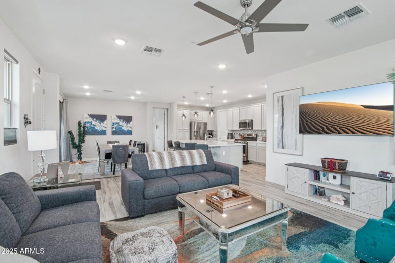 6-web-or-mls-E Rancho Paloma Dr-S1410-00